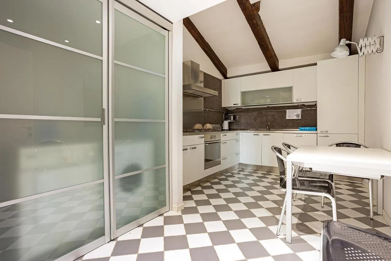 Rialto Canal View Apartment Venice Italy