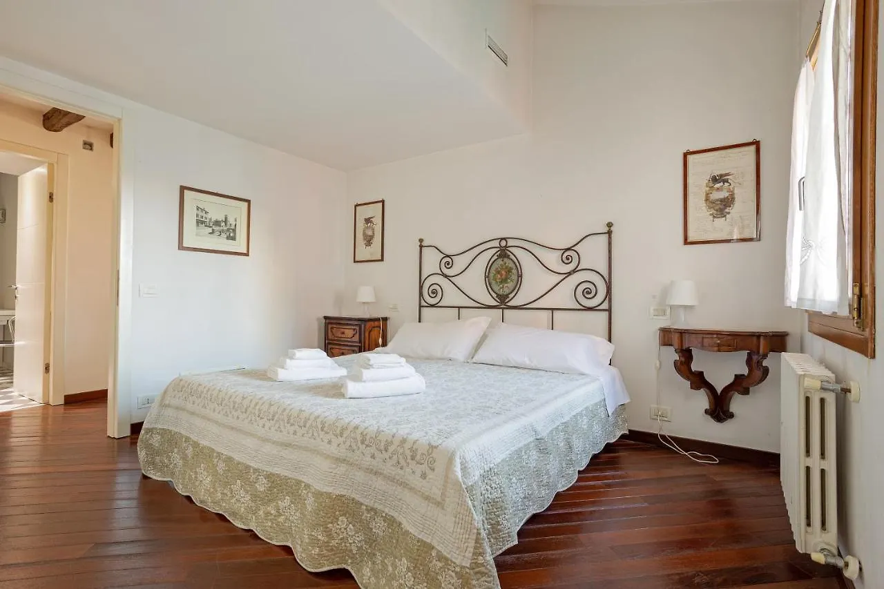 Rialto Canal View Apartment Venezia